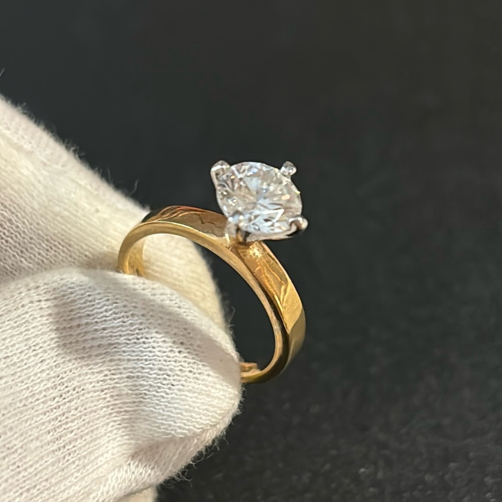 Vintage gold plated 1.00 zirconia stone ring size 6